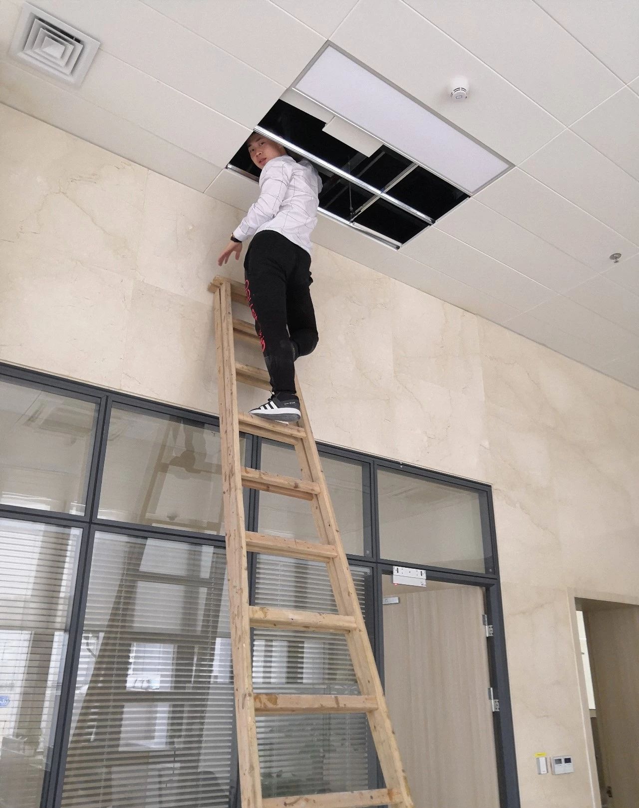 1546506940915073791.jpg 1546506940915073791.jpg